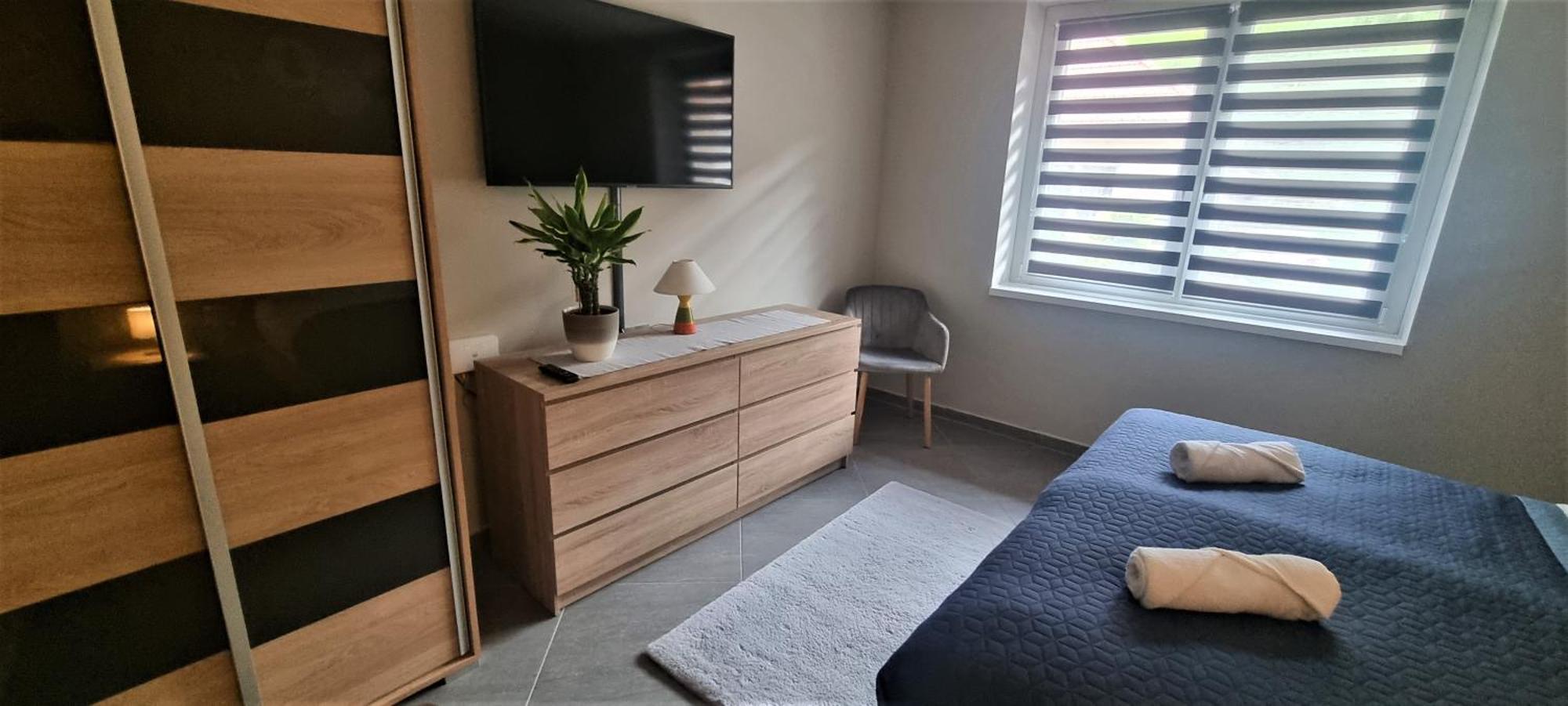 Hos-Cegledi Vendeghaz Miskolc -Oenallo Otthon, Mely Csak Az Oenoeke Exterior foto